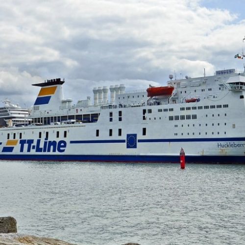 sweden-ferry-4696616_1280 (1)-min